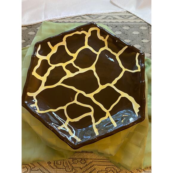 Roscher Giraffe Collection Octagon 9” Dinner Plate Dishwasher & Microwave Safe - Picture 1 of 13